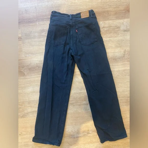 Levi’s Ribcage Straight Jean - Picture 2 of 3